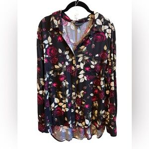 Rock & Republic Black and pink Floral Button-Down Shirt. EUC